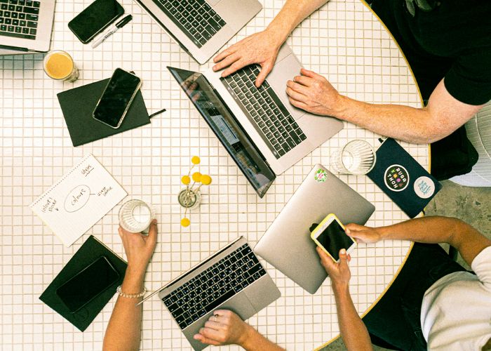 Perkembangan Aktivitas Sosial Di Era Modern