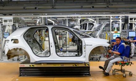 Perkembangan Teknologi Dalam Industri Otomotif